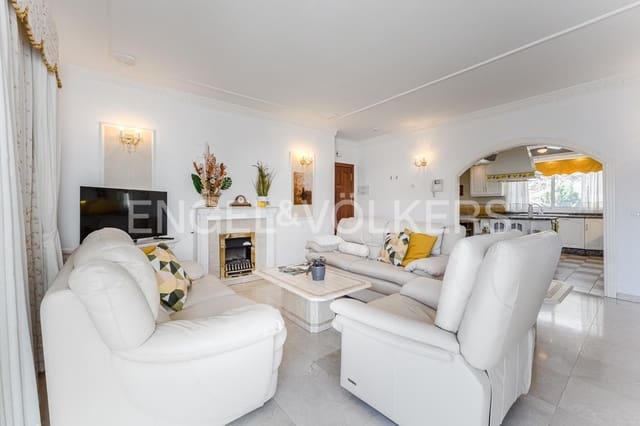 6 soveværelse Villa til salg i Santiago del Teide med garage - € 690.000 (Ref: 9362826)