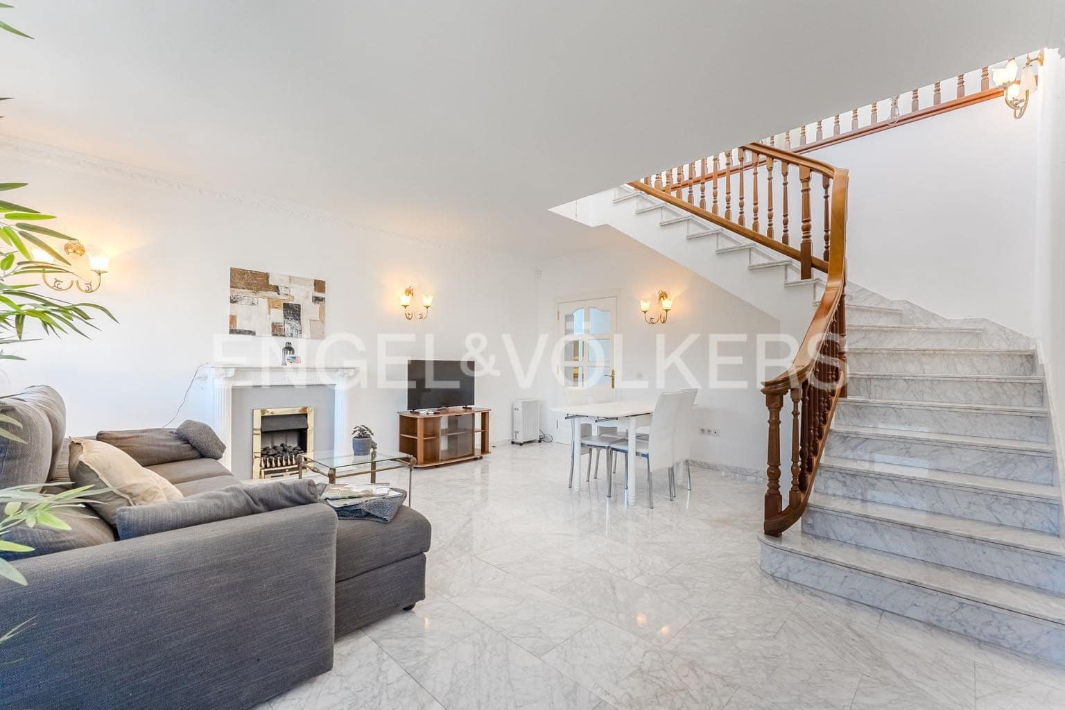 6 bedroom Villa for sale in Santiago del Teide with garage - € 690,000 (Ref: 9362826)