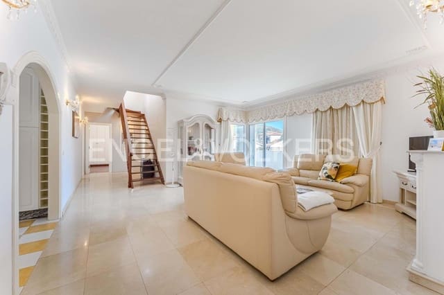 6 soveværelse Villa til salg i Santiago del Teide med garage - € 690.000 (Ref: 9362826)