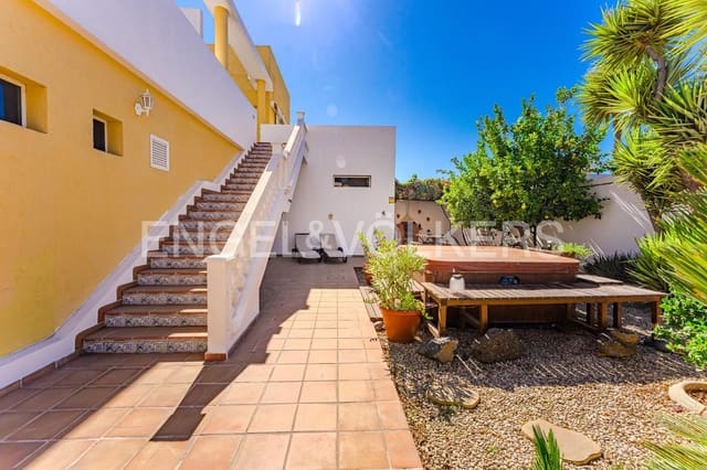 6 soveværelse Villa til salg i Santiago del Teide med garage - € 690.000 (Ref: 9362826)