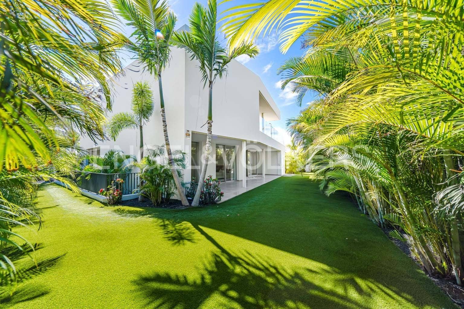 5 camera da letto Villa in vendita in Playa San Juan con piscina garage - 3.500.000 € (Rif: 9362827)