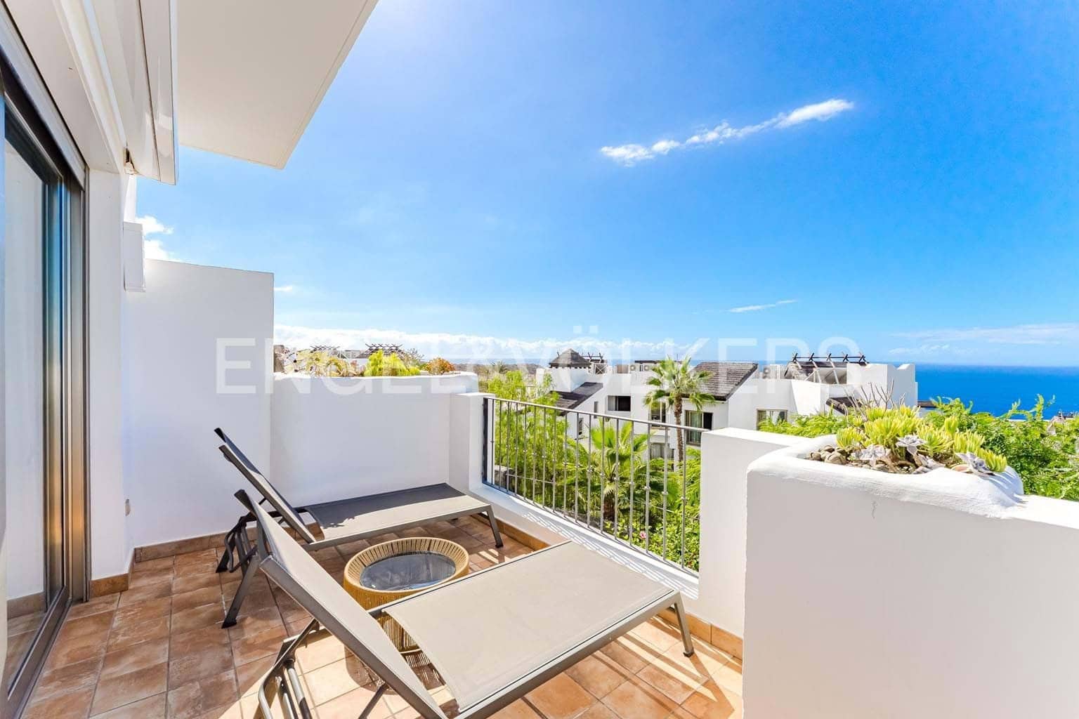 2 makuuhuone Huoneisto myytävänä paikassa Guia de Isora mukana uima-altaan 
autotalli - 1 149 000 € (Ref: 9368940)