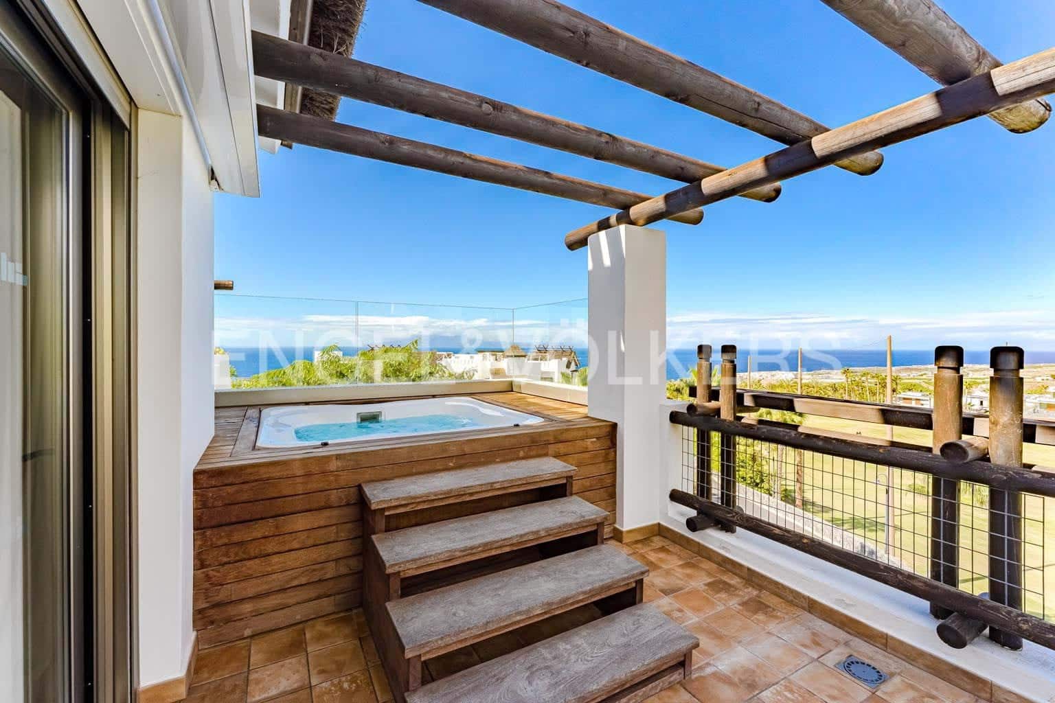 2 makuuhuone Huoneisto myytävänä paikassa Guia de Isora mukana uima-altaan 
autotalli - 1 149 000 € (Ref: 9368940)