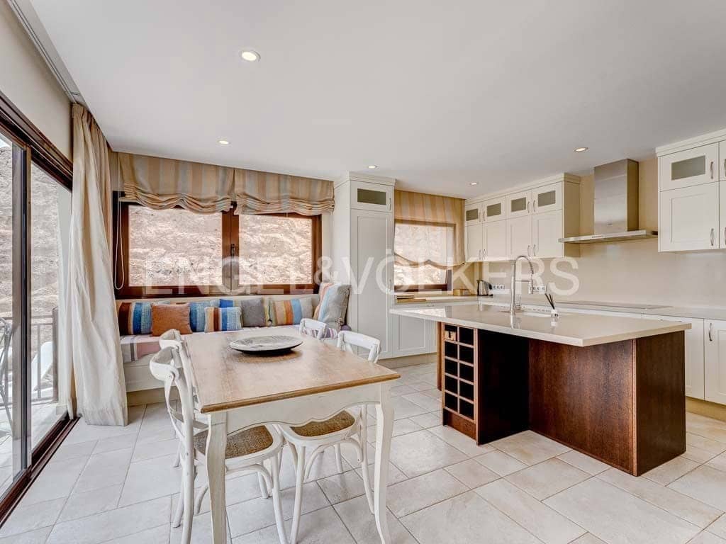 Chalet de 5 habitaciones en La Tejita en venta con piscina garaje - 1.690.000 € (Ref: 9372175)