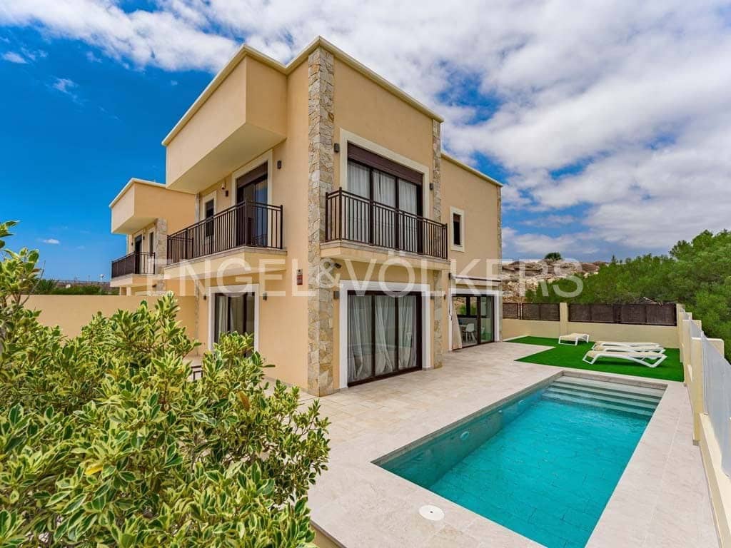 Chalet de 5 habitaciones en La Tejita en venta con piscina garaje - 1.690.000 € (Ref: 9372175)