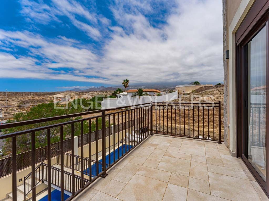 Chalet de 5 habitaciones en La Tejita en venta con piscina garaje - 1.690.000 € (Ref: 9372175)