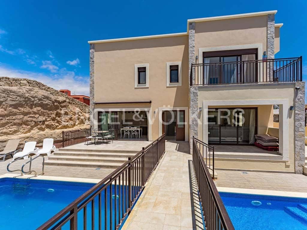 Chalet de 5 habitaciones en La Tejita en venta con piscina garaje - 1.690.000 € (Ref: 9372175)