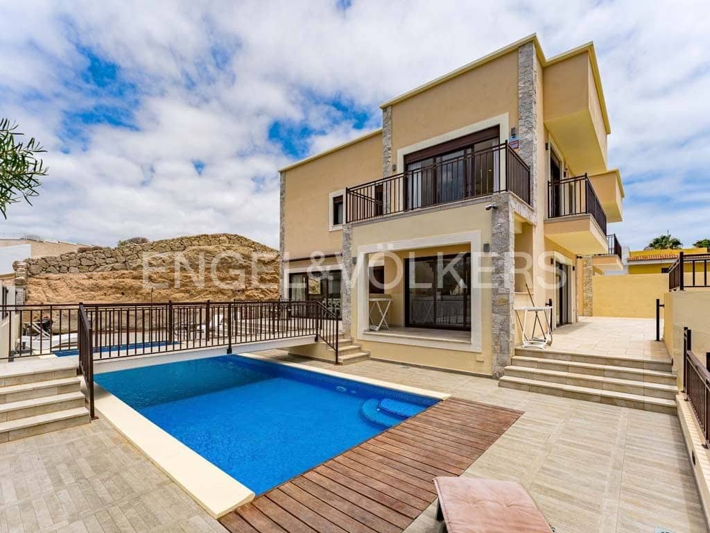 Chalet de 5 habitaciones en La Tejita en venta con piscina garaje - 1.690.000 € (Ref: 9372175)