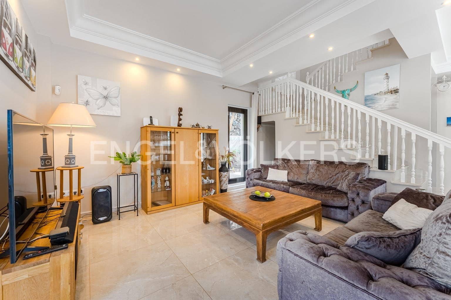 3 soverom Villa til salgs i Costa Adeje med svømmebasseng - € 1 490 000 (Ref: 9379455)