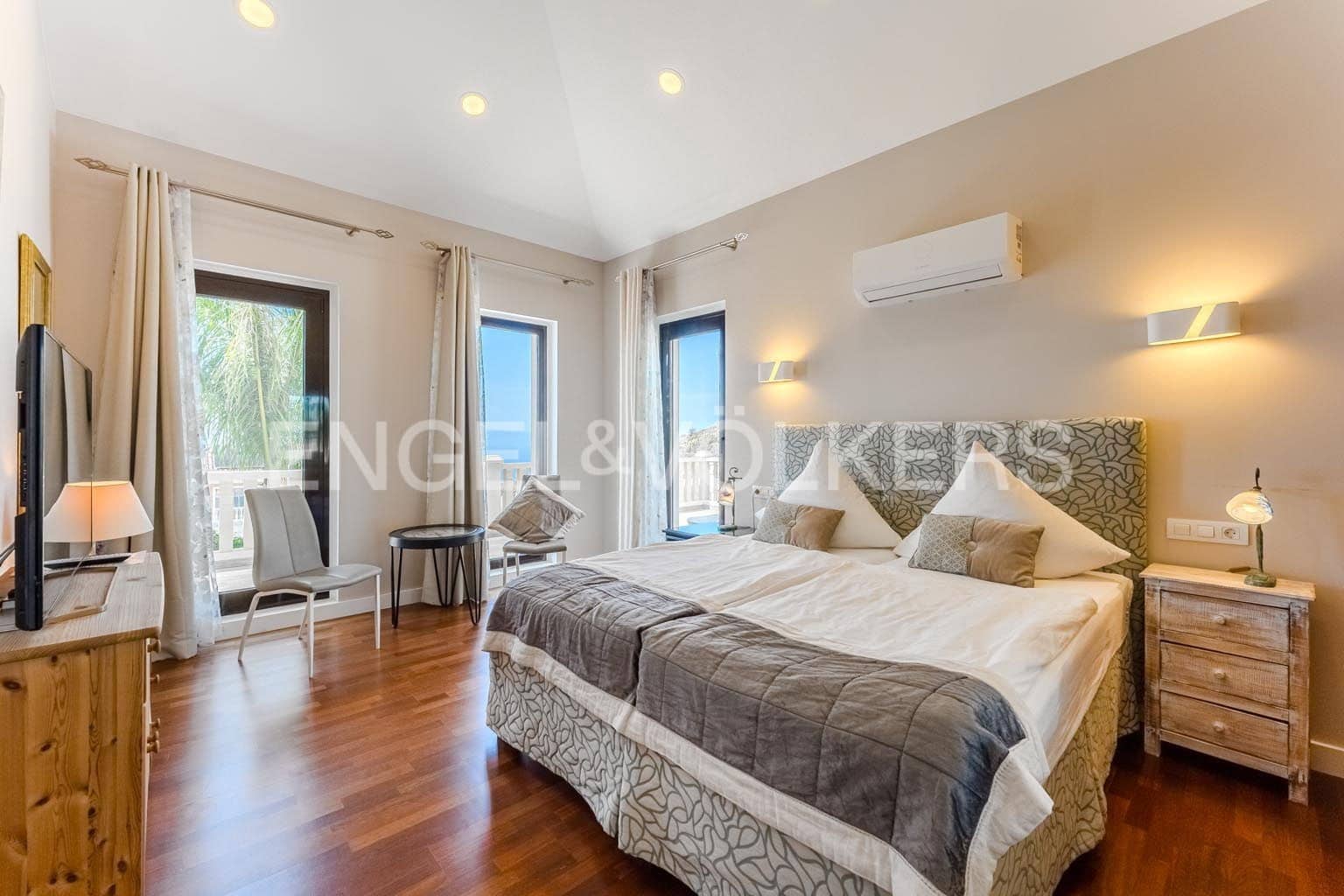 3 soverom Villa til salgs i Costa Adeje med svømmebasseng - € 1 490 000 (Ref: 9379455)