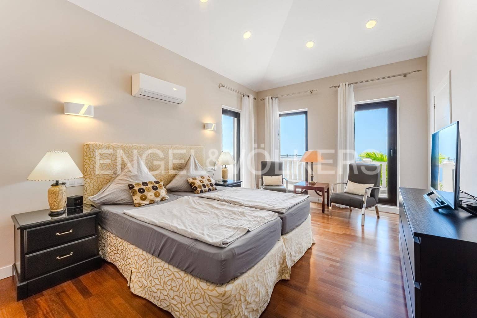 3 soverom Villa til salgs i Costa Adeje med svømmebasseng - € 1 490 000 (Ref: 9379455)