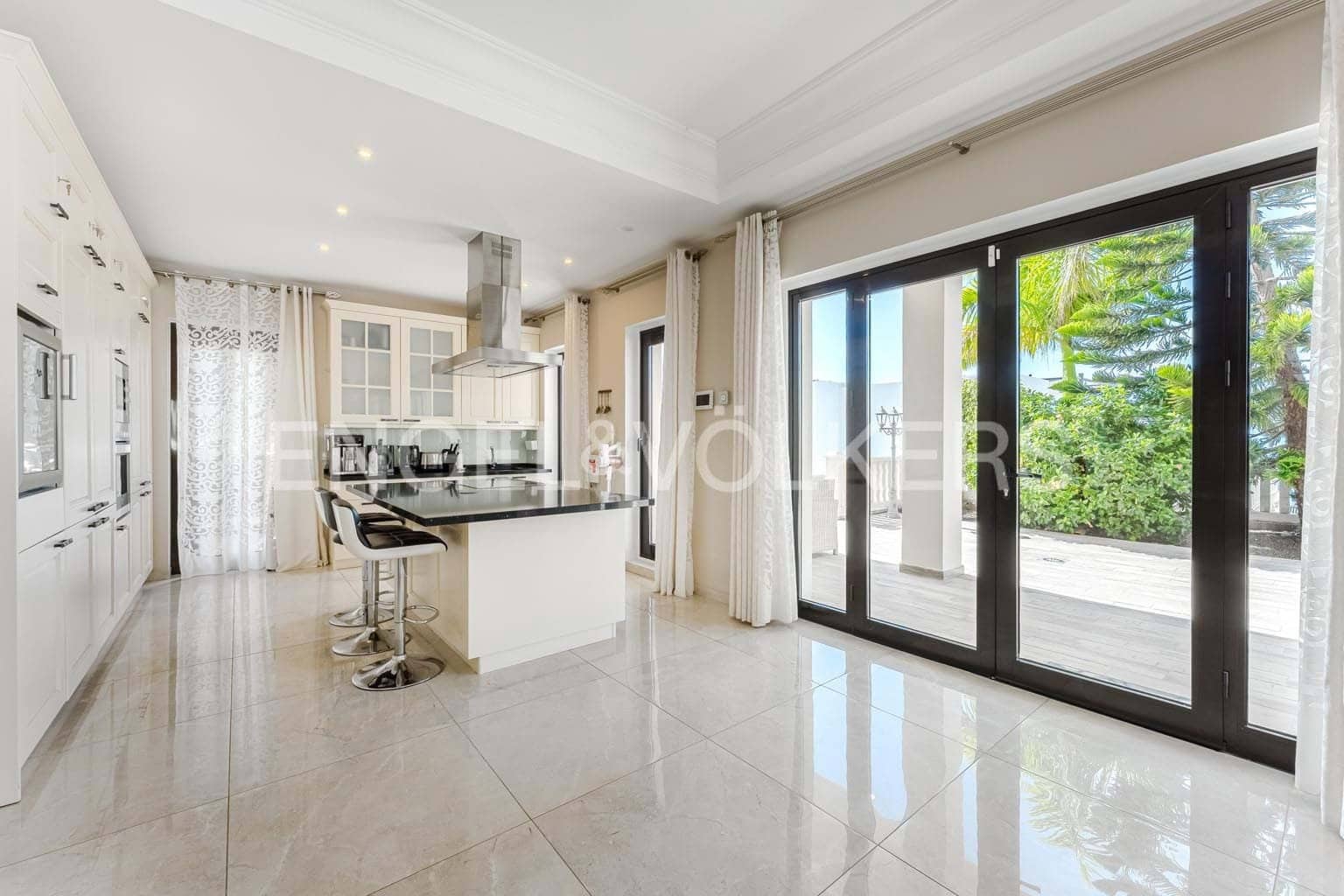 3 soverom Villa til salgs i Costa Adeje med svømmebasseng - € 1 490 000 (Ref: 9379455)