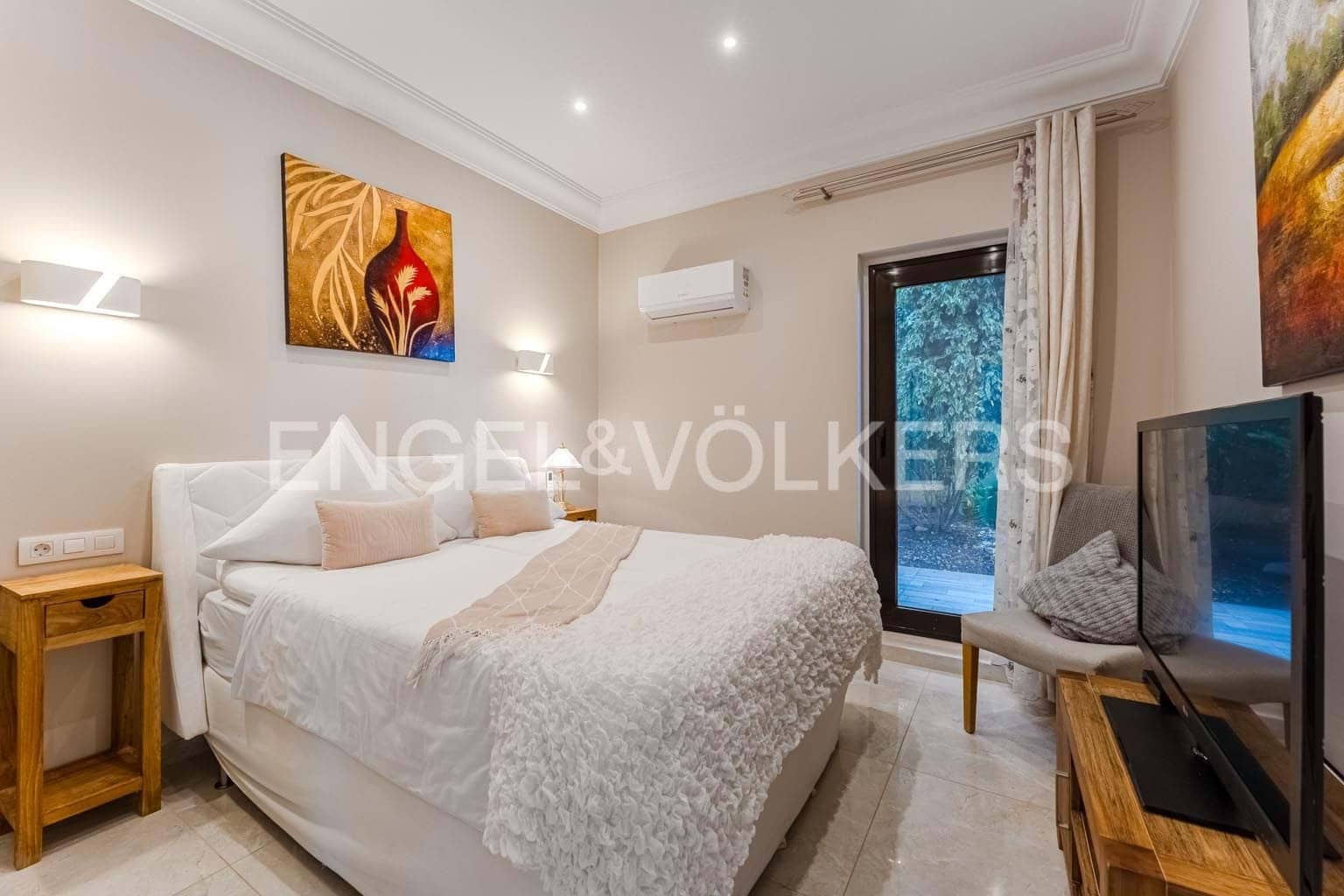 3 soverom Villa til salgs i Costa Adeje med svømmebasseng - € 1 490 000 (Ref: 9379455)