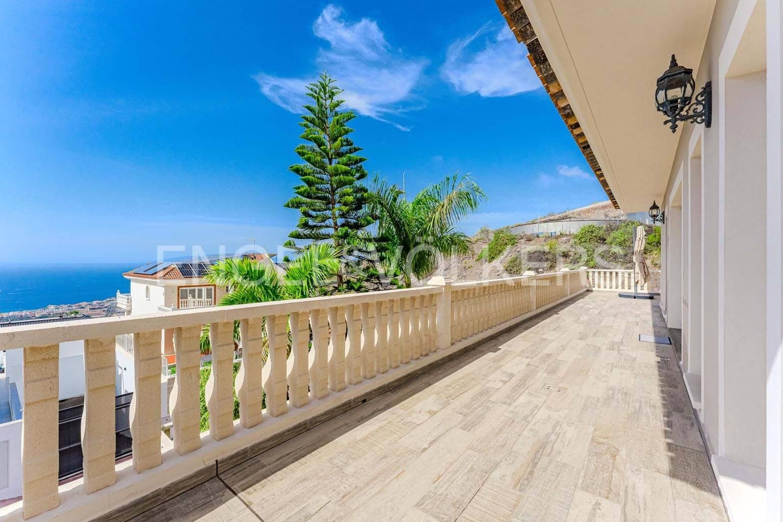 3 soverom Villa til salgs i Costa Adeje med svømmebasseng - € 1 490 000 (Ref: 9379455)