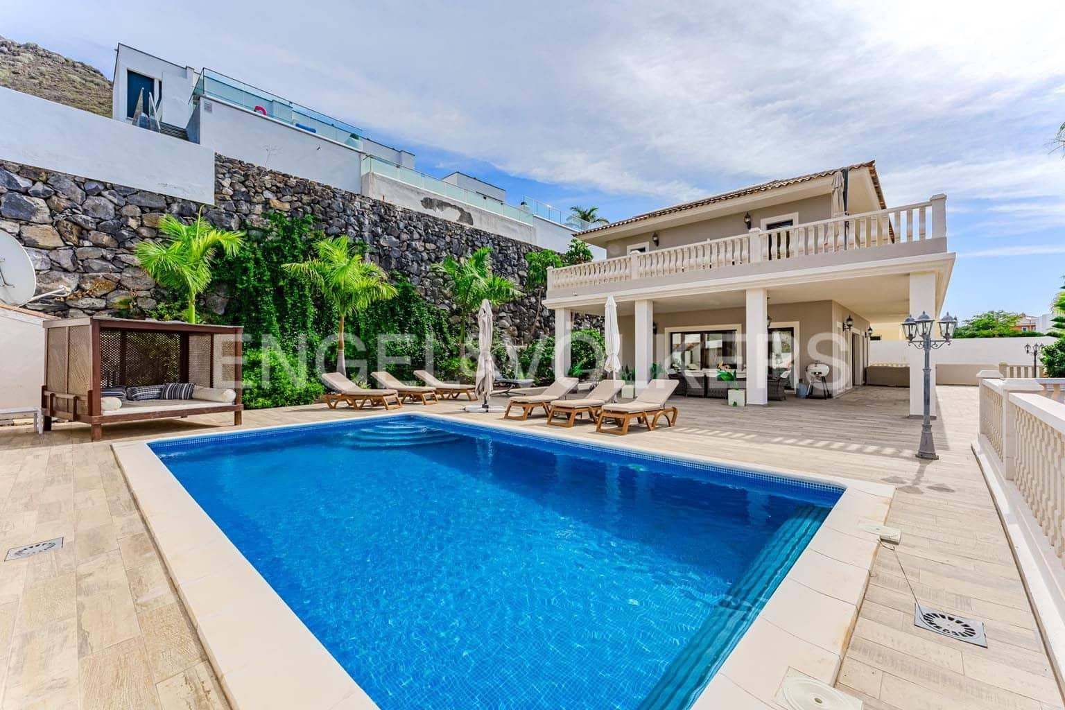 3 soverom Villa til salgs i Costa Adeje med svømmebasseng - € 1 490 000 (Ref: 9379455)