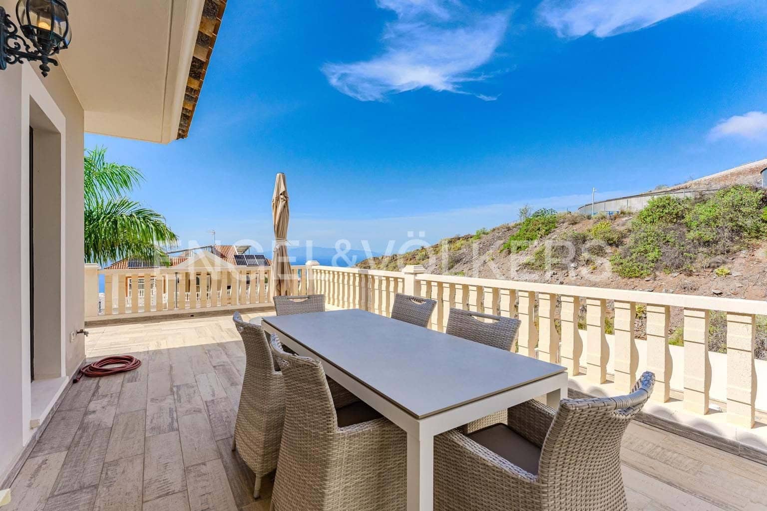 3 soverom Villa til salgs i Costa Adeje med svømmebasseng - € 1 490 000 (Ref: 9379455)