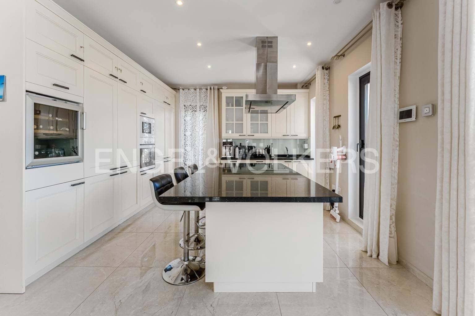 3 soverom Villa til salgs i Costa Adeje med svømmebasseng - € 1 490 000 (Ref: 9379455)