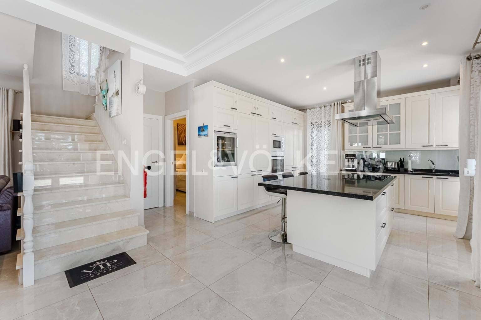 3 soverom Villa til salgs i Costa Adeje med svømmebasseng - € 1 490 000 (Ref: 9379455)