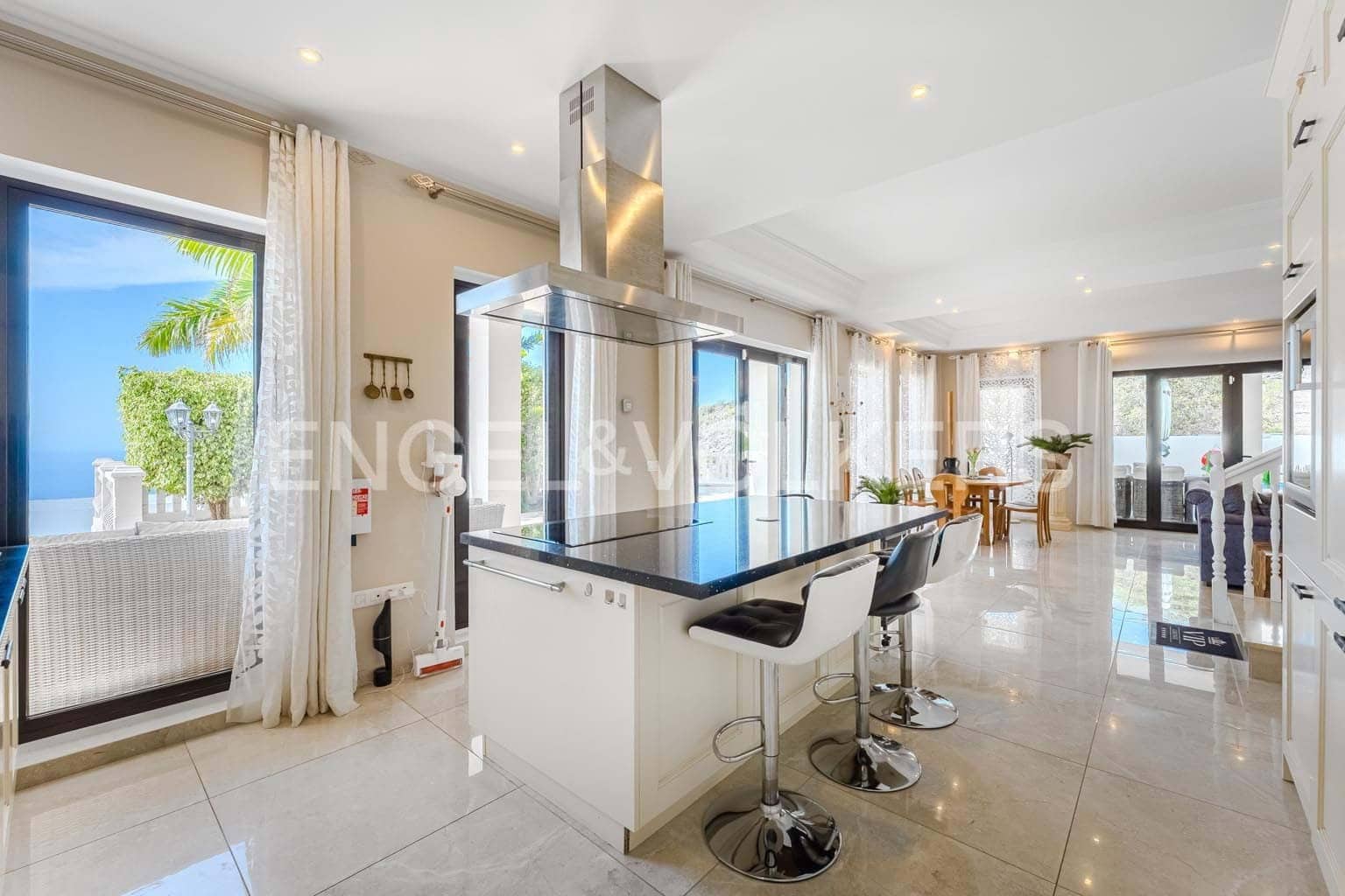 3 soverom Villa til salgs i Costa Adeje med svømmebasseng - € 1 490 000 (Ref: 9379455)