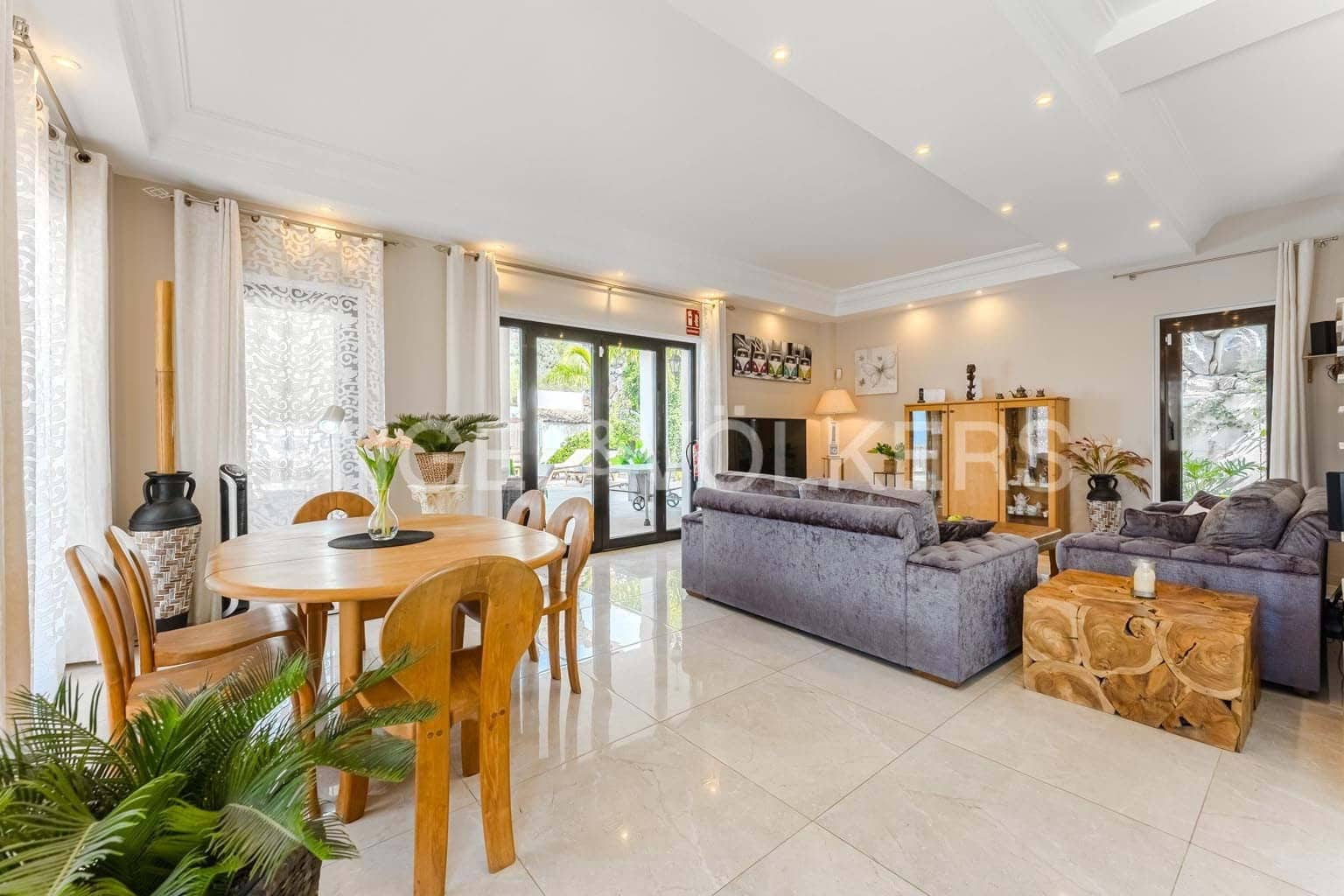 3 soverom Villa til salgs i Costa Adeje med svømmebasseng - € 1 490 000 (Ref: 9379455)
