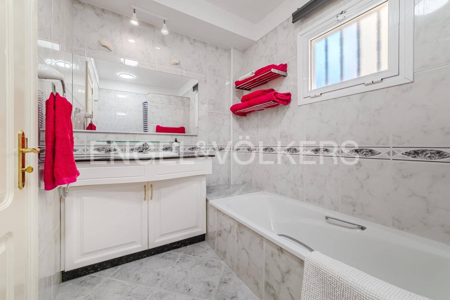 2 bedroom Apartment for sale in Santiago del Teide - € 560,000 (Ref: 9409768)