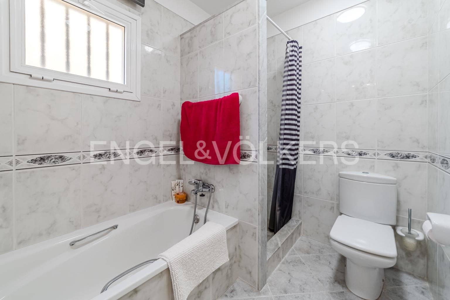 2 bedroom Apartment for sale in Santiago del Teide - € 560,000 (Ref: 9409768)