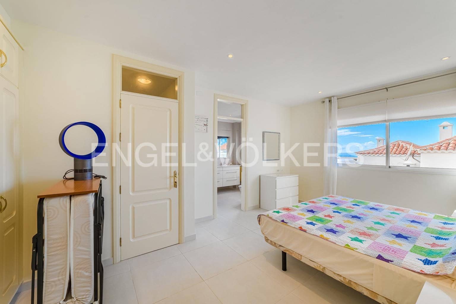 2 bedroom Apartment for sale in Santiago del Teide - € 560,000 (Ref: 9409768)