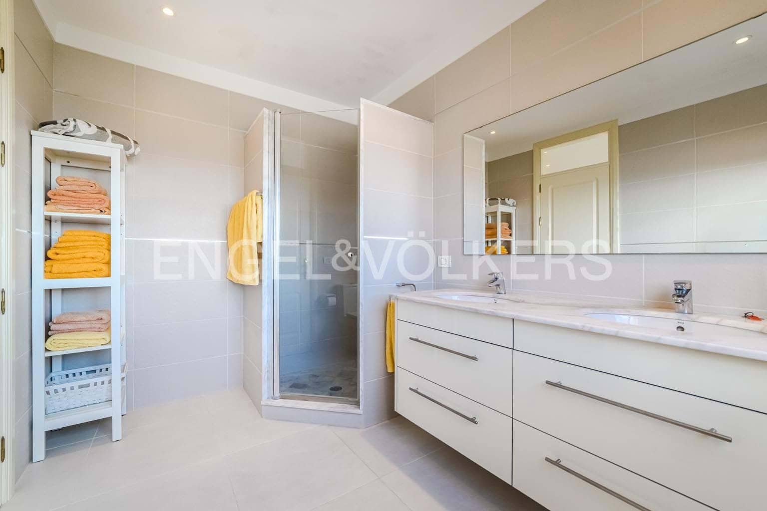 2 bedroom Apartment for sale in Santiago del Teide - € 560,000 (Ref: 9409768)