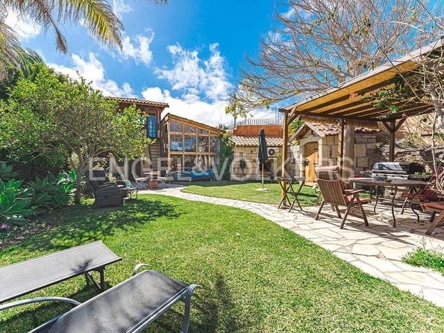 6 slaapkamer Villa te koop in Arico - € 870.000 (Ref: 9409769)