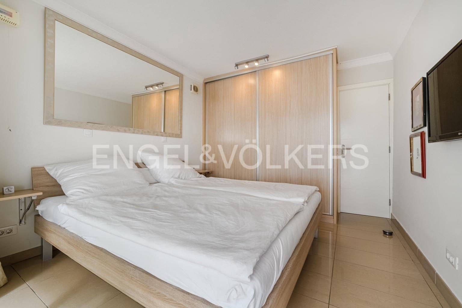 Apartamento de 2 habitaciones en Amarilla Golf en venta con piscina - 570.000 € (Ref: 9421506)