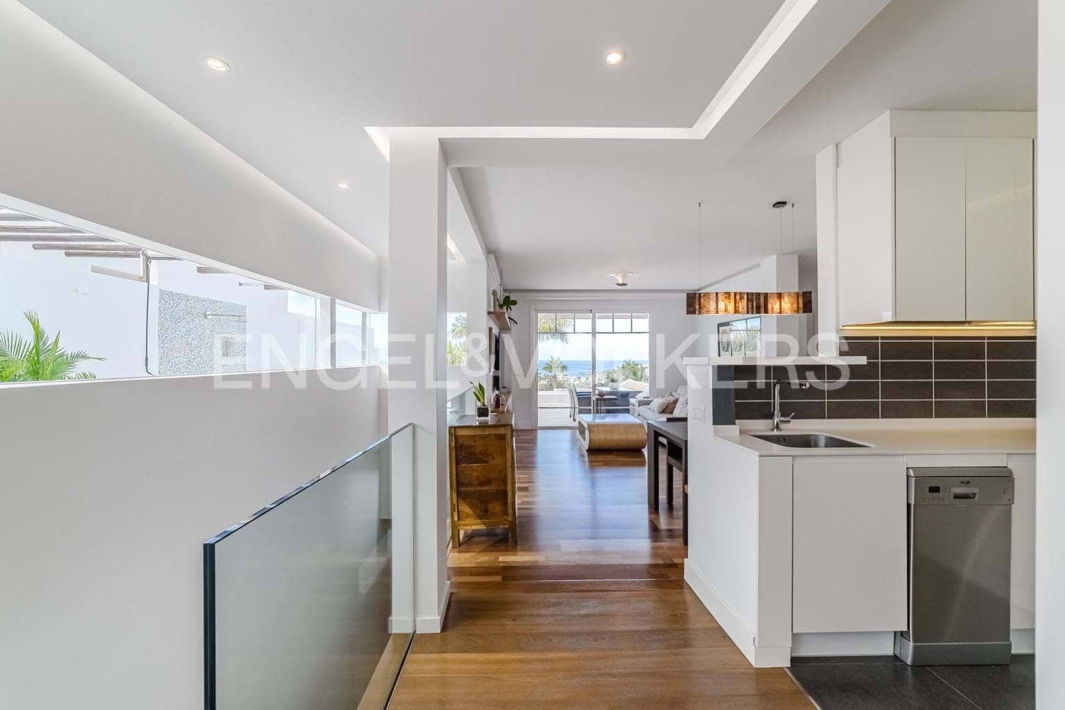 3 bedroom Villa for sale in San Eugenio with pool garage - € 870,000 (Ref: 9444500)