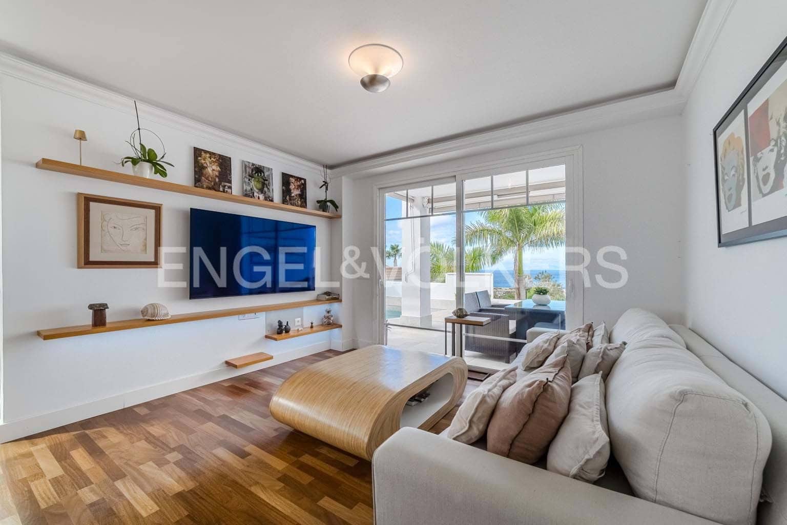 3 bedroom Villa for sale in San Eugenio with pool garage - € 870,000 (Ref: 9444500)