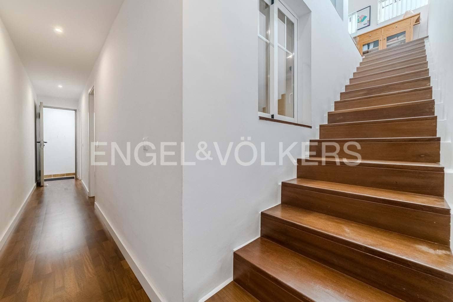 3 bedroom Villa for sale in San Eugenio with pool garage - € 870,000 (Ref: 9444500)