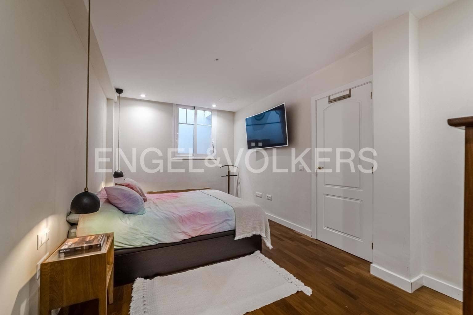 3 bedroom Villa for sale in San Eugenio with pool garage - € 870,000 (Ref: 9444500)