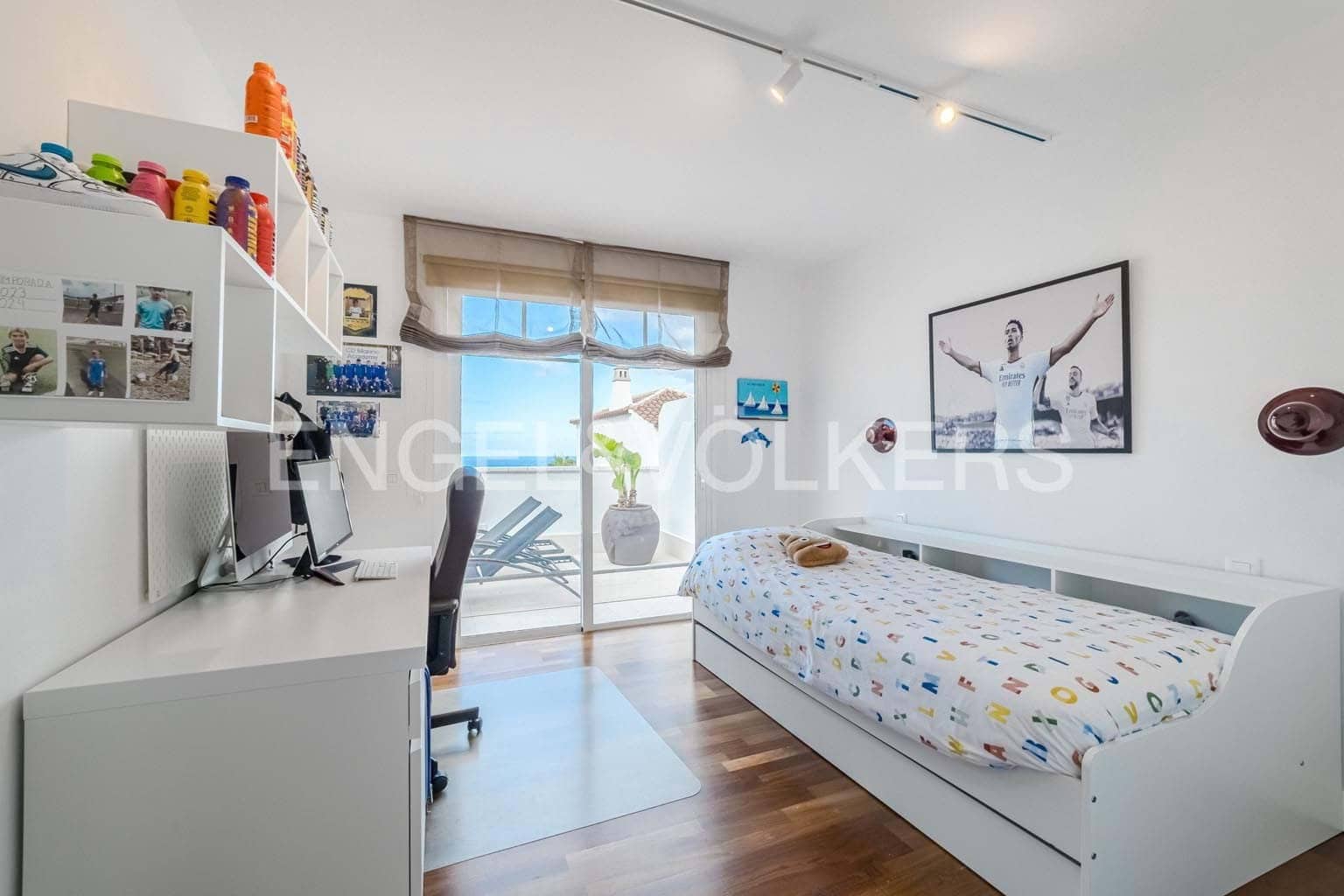 3 bedroom Villa for sale in San Eugenio with pool garage - € 870,000 (Ref: 9444500)