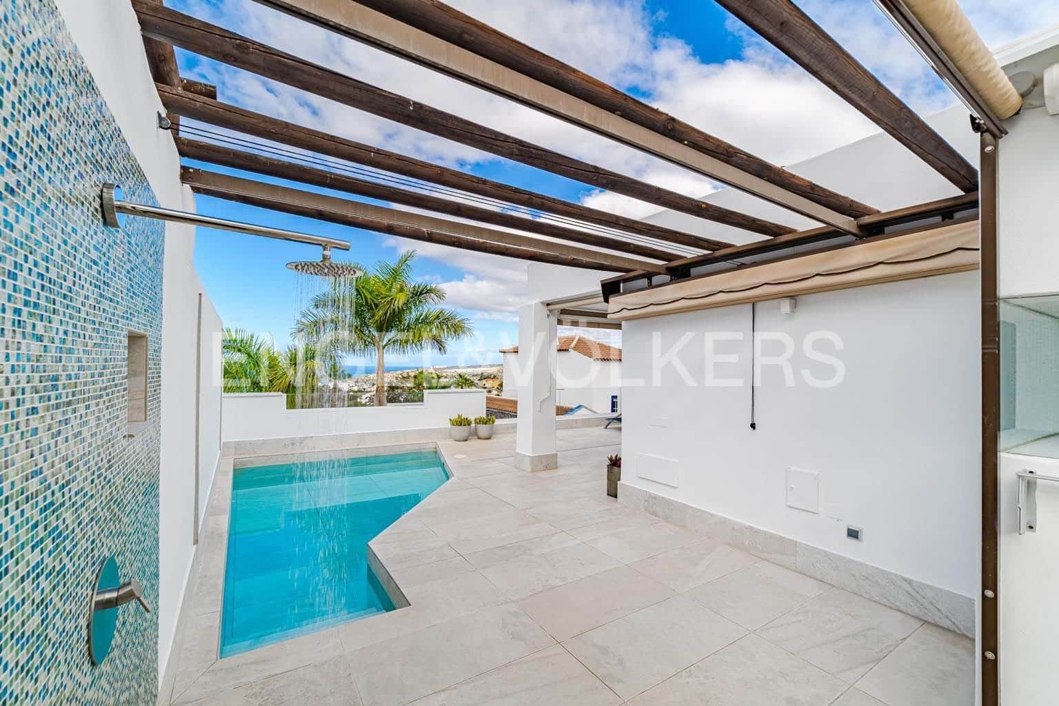 3 bedroom Villa for sale in San Eugenio with pool garage - € 870,000 (Ref: 9444500)