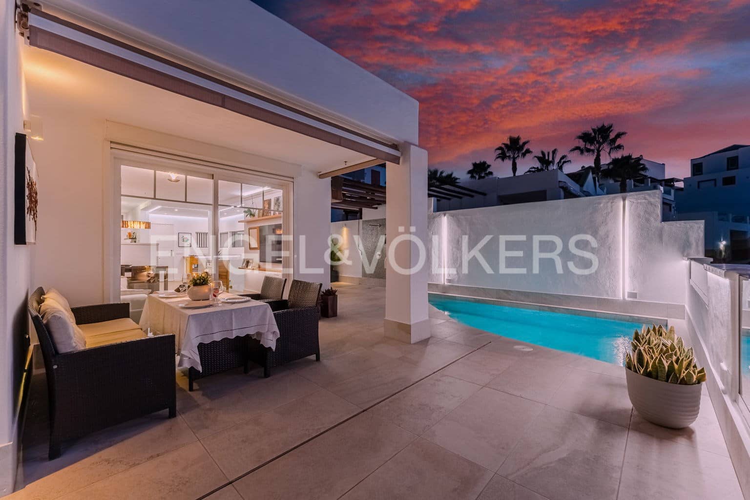 3 Zimmer Villa zu verkaufen in San Eugenio mit Pool Garage - 870.000 € (Ref: 9444500)