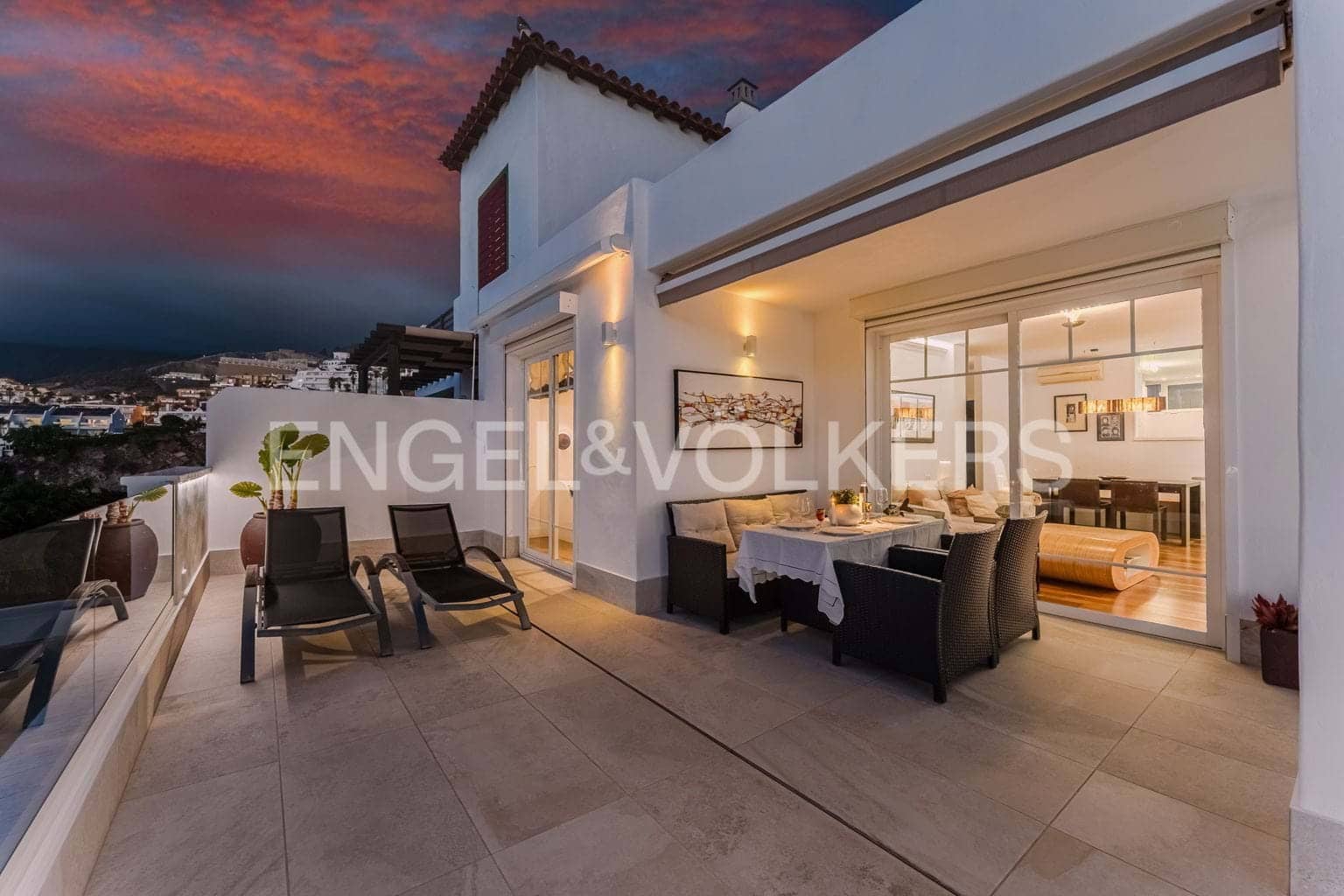 3 Zimmer Villa zu verkaufen in San Eugenio mit Pool Garage - 870.000 € (Ref: 9444500)