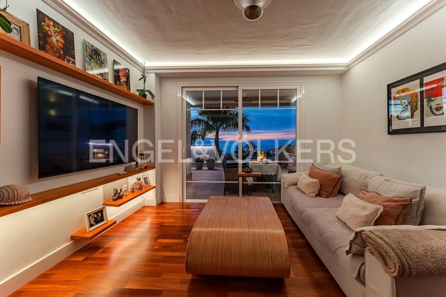 3 Zimmer Villa zu verkaufen in San Eugenio mit Pool Garage - 870.000 € (Ref: 9444500)