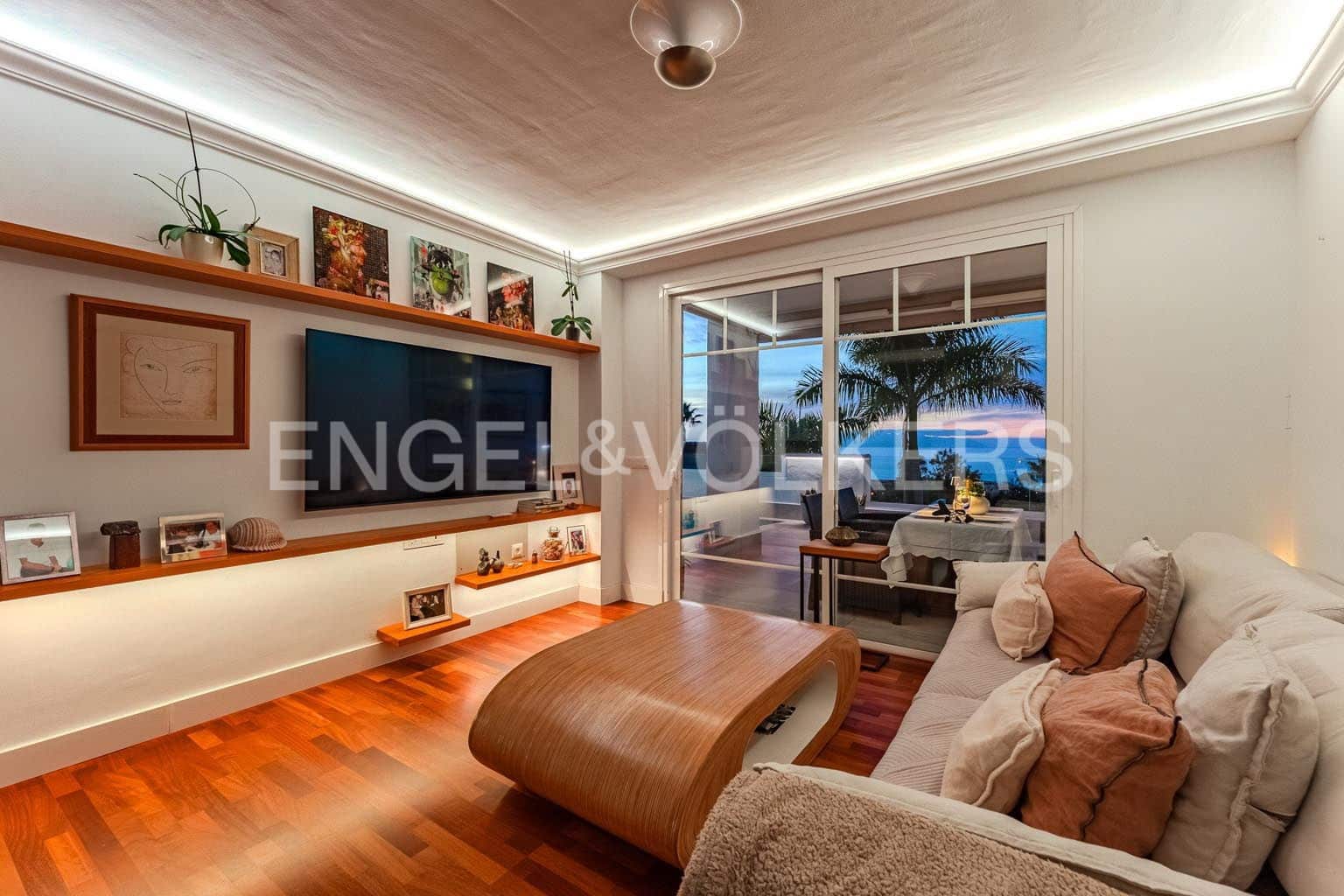 3 Zimmer Villa zu verkaufen in San Eugenio mit Pool Garage - 870.000 € (Ref: 9444500)