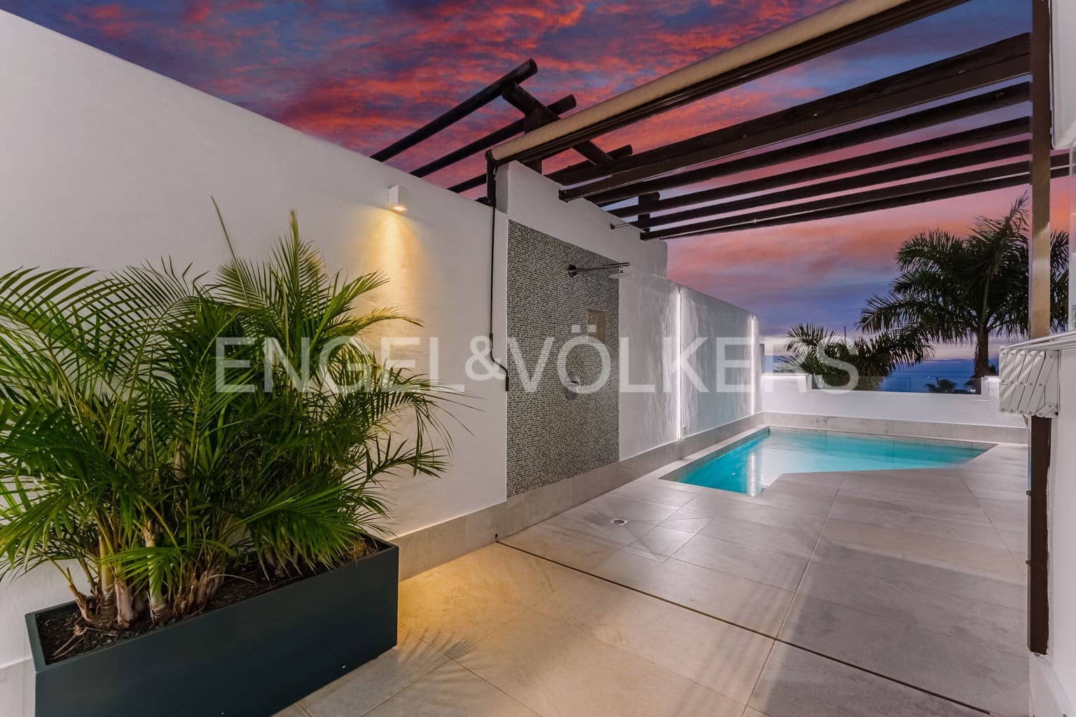 3 Zimmer Villa zu verkaufen in San Eugenio mit Pool Garage - 870.000 € (Ref: 9444500)