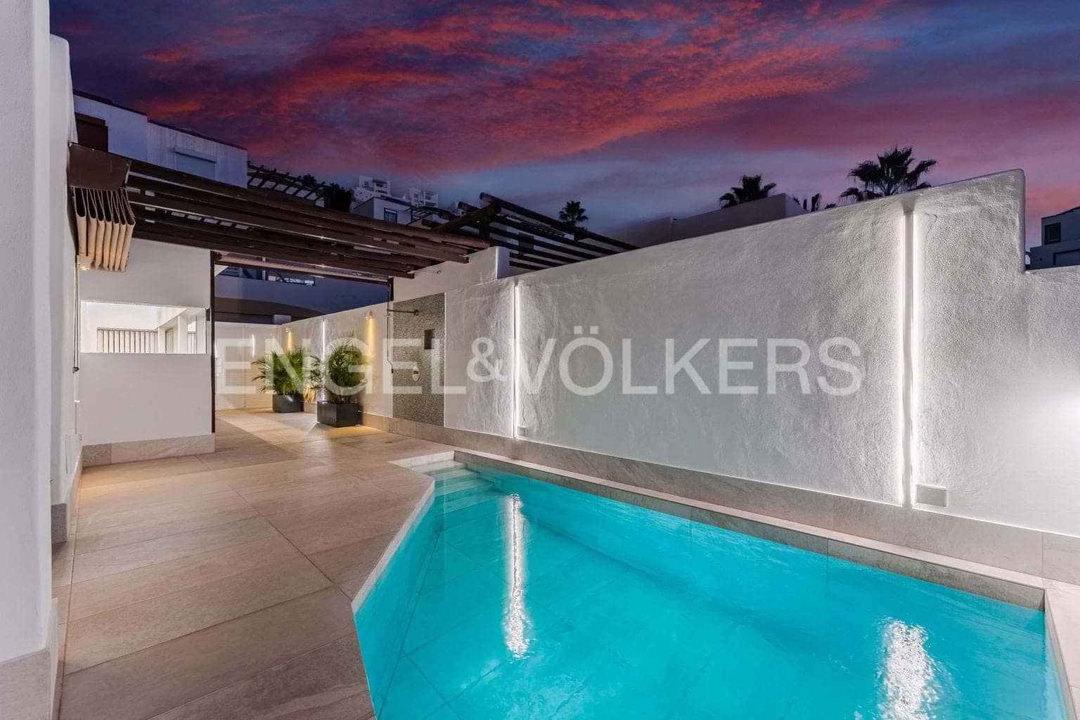 3 Zimmer Villa zu verkaufen in San Eugenio mit Pool Garage - 870.000 € (Ref: 9444500)