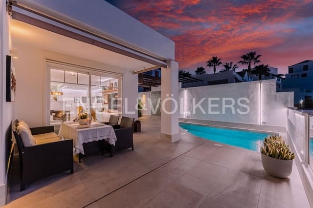 3 quarto Moradia para venda em San Eugenio, Adeje com piscina garagem - 870 000 € (Ref: 9444500)