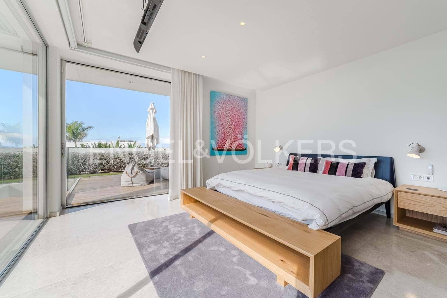 6 bedroom Villa for sale in Guia de Isora with pool garage - € 8,500,000 (Ref: 9444501)