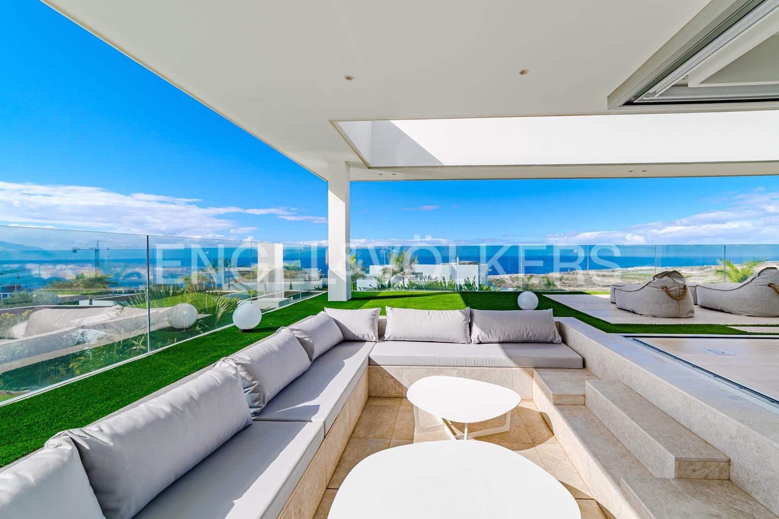 6 bedroom Villa for sale in Guia de Isora with pool garage - € 8,500,000 (Ref: 9444501)