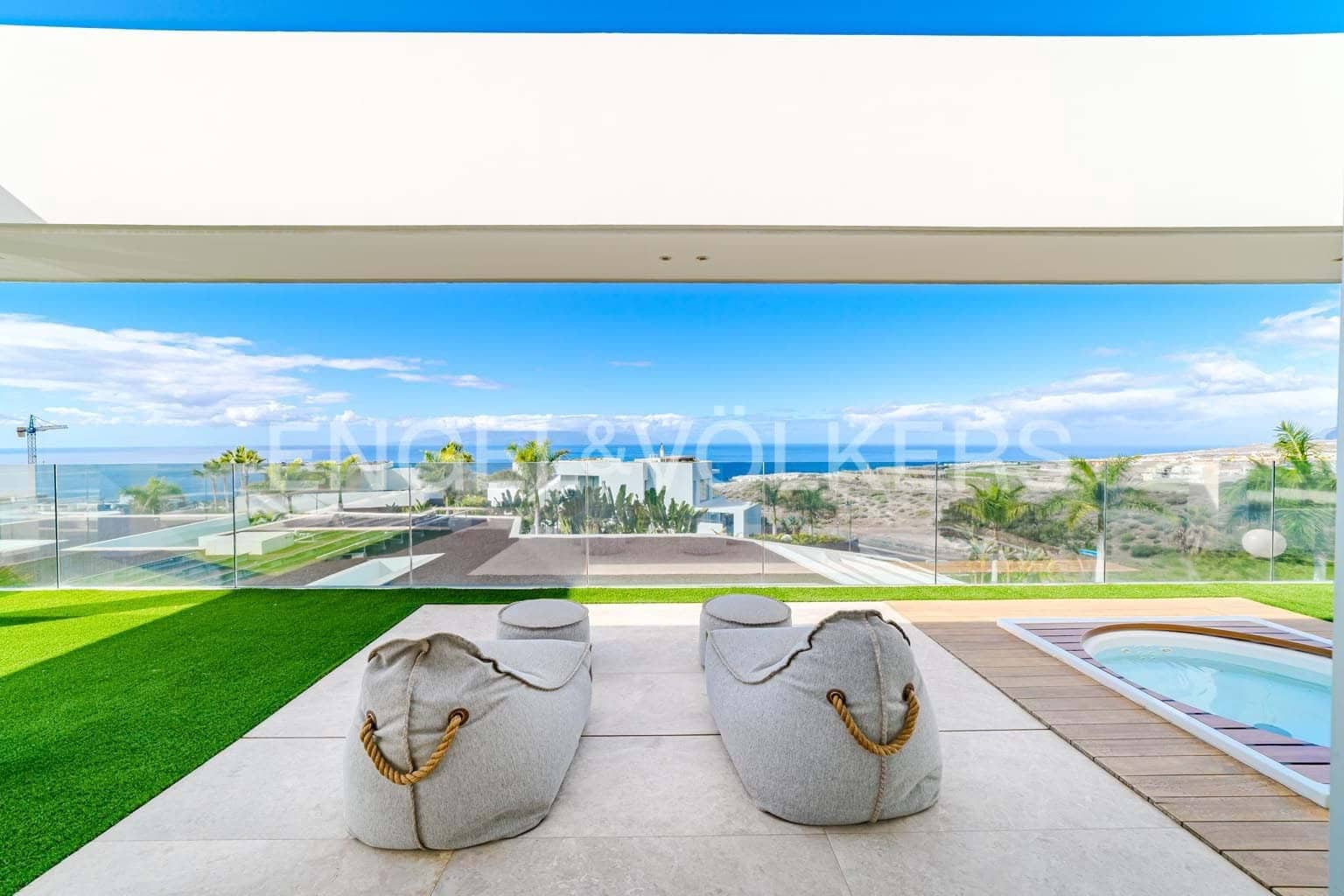 6 bedroom Villa for sale in Guia de Isora with pool garage - € 8,500,000 (Ref: 9444501)