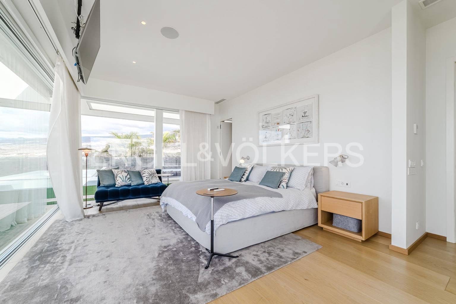 6 bedroom Villa for sale in Guia de Isora with pool garage - € 8,500,000 (Ref: 9444501)