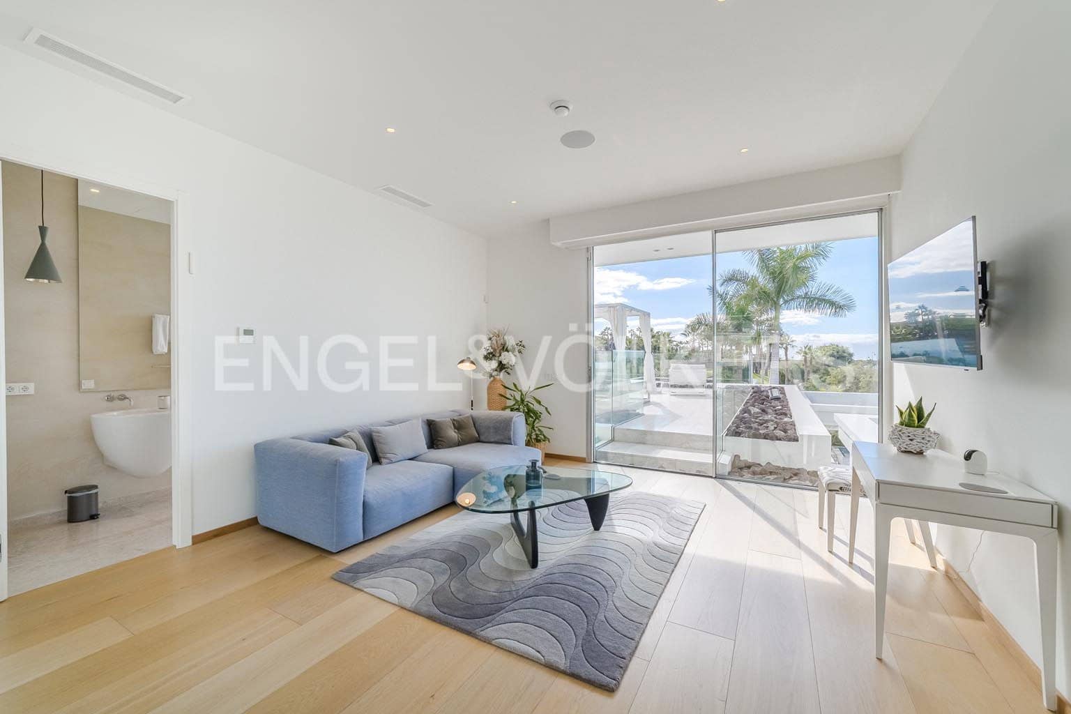 6 bedroom Villa for sale in Guia de Isora with pool garage - € 8,500,000 (Ref: 9444501)