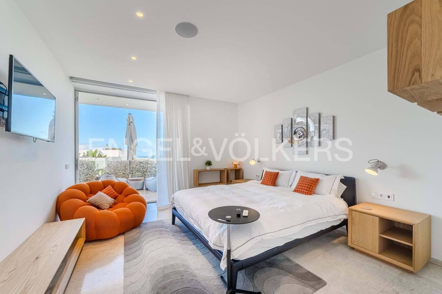 6 bedroom Villa for sale in Guia de Isora with pool garage - € 8,500,000 (Ref: 9444501)