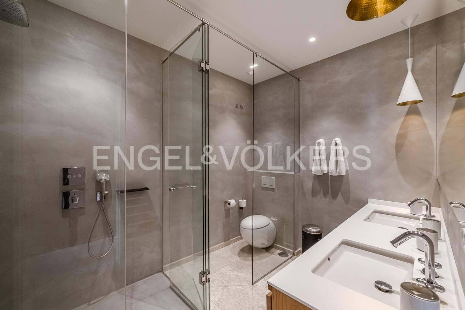 6 bedroom Villa for sale in Guia de Isora with pool garage - € 8,500,000 (Ref: 9444501)